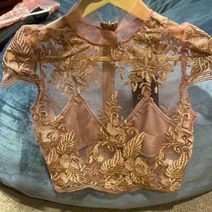 Short sleeve lace top